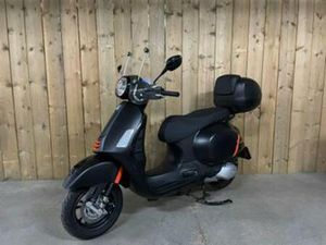 VESPA GTS 300 SUPERSPORT SLECHTS: 1315KM 2E HANDS! — MOTOREN | PIAGGIO — MARKTPLAATS