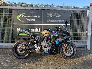 SUZUKI GSX-8R
