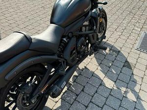 ② KAWASAKI VULCAN 650