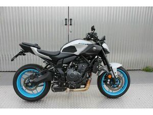 YAMAHA MT-07 2025 VORFÜHRER MIT ZUBEHÖR