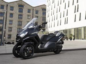 PEUGEOT - METROPOLIS 400