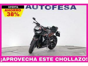 TRIUMPH - STREET TRIPLE