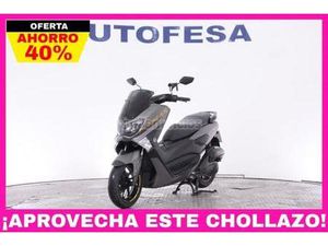 YAMAHA - NMAX