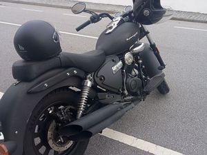 MOTO KEEWAY SUPERLIGHT 125 COM DOIS CAPACETES VISEU