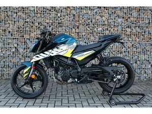 KTM 125 DUKE / MIT ZUBEH. U. GARANTIE / TOP ZUSTAND