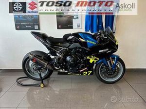 SUZUKI GSX-8R 8CUP PISTA
