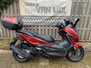 ② HONDA FORZA 125 ABS BJ 2022 ZEER GOEDE STAAT + OPTIES