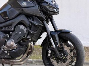 YAMAHA - MT 09