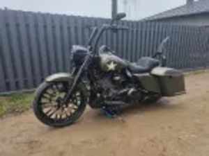 HARLEY-DAVIDSON FLHRXS ROAD KING SPECIAL EVO EDITION