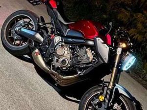 650R,AKRAPOVIC, QUICK SHIFTER, CAFE RACE