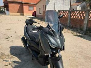 YAMAHA - XMAX TECHMAX 300