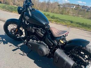 HARLEY DAVIDSON STREETBOB CUSTOM BIKE