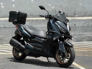YAMAHA XMAX 250