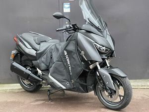 YAMAHA XMAX 300 - GARANTIE 12 MOIS 2018 300 CM3 | SCOOTER | 33 380 KM | NOIR | 94000 CRETEIL