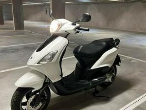 ② PIAGGIO FLY 125 CC