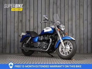 TRIUMPH BONNEVILLE 900