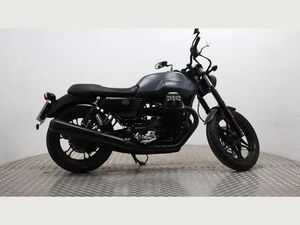 MOTO-GUZZI V7 STONE
