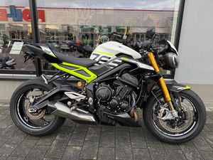 TRIUMPH STREET TRIPLE 765 MOTO2