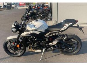 TRIUMPH STREET TRIPLE 765 R