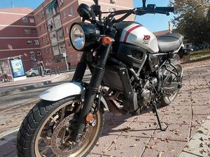 YAMAHA XSR 700