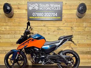 KTM DUKE 125 / APRIL 2025 MODEL / COVERED 7.5K MILES