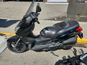 YAMAHA - XMAX 125