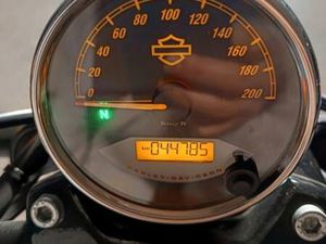 HARLEY DAVIDSON - STREET 750