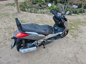 YAMAHA - XMAX 250