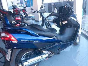 SUZUKI - BURGMAN