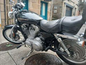 HARLEY DAVIDSON - SPORTSTER 883