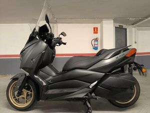 YAMAHA - XMAX 300 TECH MAX