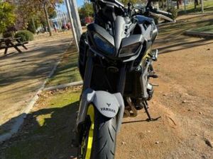 YAMAHA - MT 09