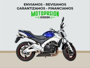SUZUKI - GSR 600