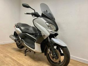 YAMAHA - XMAX 125