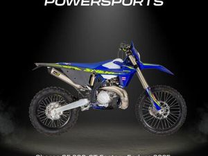 SE 300 2T FACTORY ENDURO 2025 MODEL - SHERCO MAIN DEALER - NOW REDUCED! 500 OFF