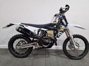 2022 HUSQVARNA FE350 ROCKSTAR EDITION, 212 HOURS, WRAPAROUND HANDGUARDS
