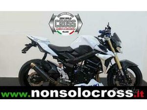 SUZUKI GSR 750 - ANNO