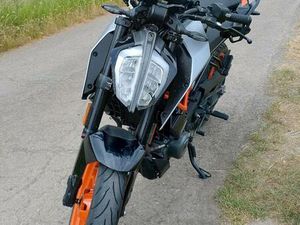 KTM DUKE 390 EZ. 05.2022 A2 FÜHRERSCHEIN TOP ZUSTAND
