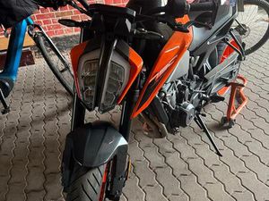 KTM DUKE 790