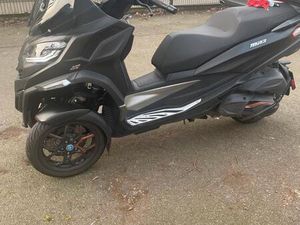 PIAGGIO MP3 530 MIT WERKSGARANTIE UND TOPCASE