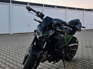KAWASAKI Z900 2025