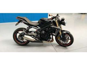 TRIUMPH STREET TRIPLE 675 NERO
