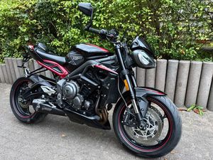TRIUMPH STREET TRIPLE 765 R