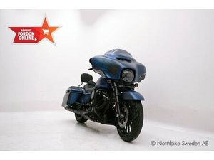 HARLEY-DAVIDSON STREET GLIDE SPECIAL FULL-UTRUSTAD!