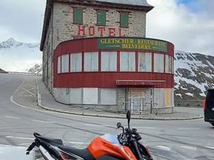 KTM DUKE 790 · 2024 · 4,600 KM · GARANTIE BIS 2026