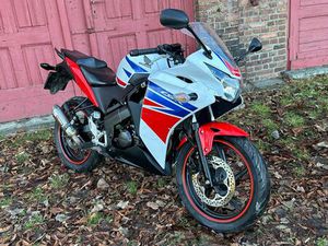 HONDA CBR 125 KAT. B, 2016R, AKRAPOVIC, ZAREJESTROWANA CHORZÓW