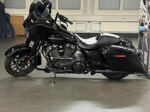 HARLEY-DAVIDSON FLHXS STREET GLIDE SPECIA