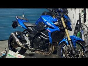 SUZUKI GSR 750 – TOP ZUSTAND!