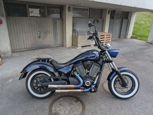 VICTORY HIGH-BALL MIT SPEZIAL LACKIERUNG HAMMER BLICKFANG