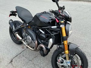 2021 DUCATI MONSTER 1200S